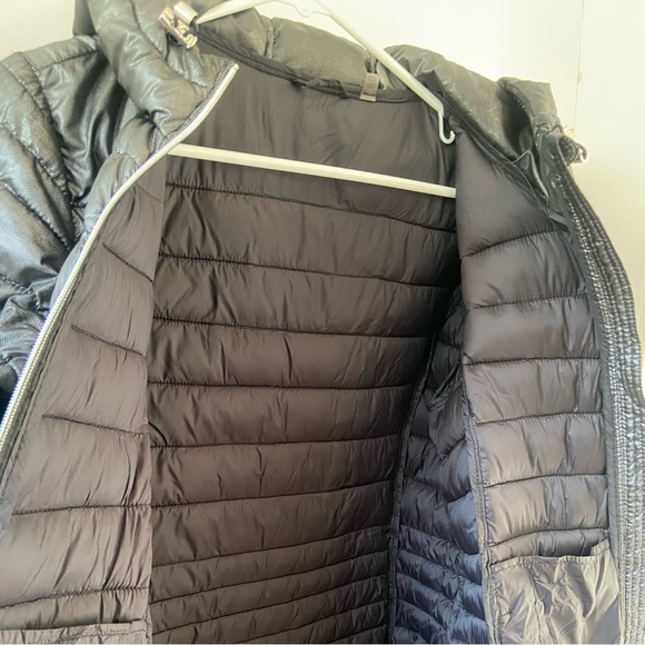 Point Zero packable jacket with hood - Picture 8 of 9